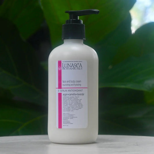 E Serum Antioxidant Face + Body Cream

Lightweight Botanical Moisturizer for Face + Body